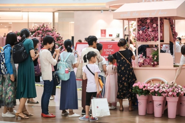 上海首站璀璨收官!TATA概念店巡展全国启航
