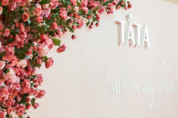 上海首站璀璨收官!TATA概念店巡展全国启航