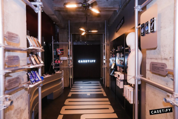 CASETiFY SHOWROOM 于上海时装周期间登陆安福路，演绎时尚新态度
