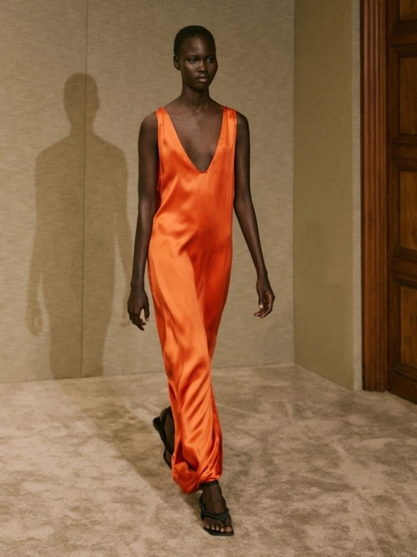 Massimo Dutti 2025 春夏限量系列时装秀：艺术与时尚的沉浸式交融
