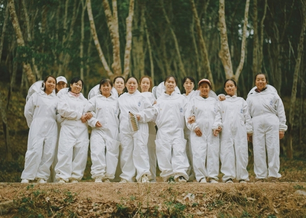 娇兰 × UNESCO“女性养蜂人”项目落地中国 强化女性赋能、养蜂培训与科研支持