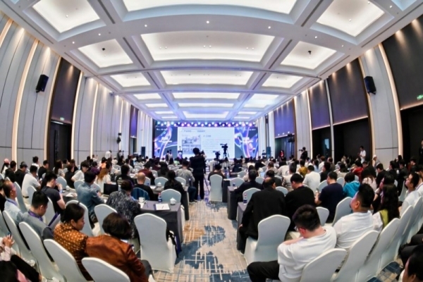 各美其美冲锋衣，“2025中国（三门）冲锋衣高质量发展大会”开启冲锋衣高质量发展新纪元