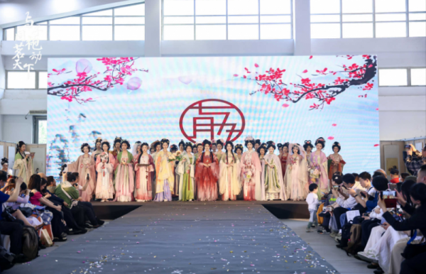 第18届全国汉服模特大赛举办 “国风品牌官”京东服饰携织造司、随时等品牌惊艳亮相