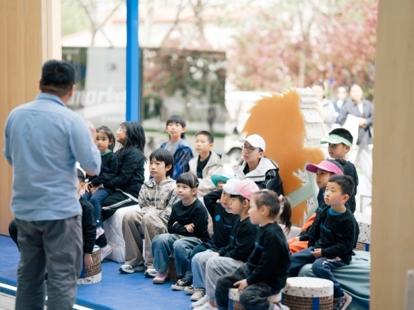 蓬马2025春夏环保系列正式发布：于阿那亚发起净滩行动，共“童”守护海洋未来