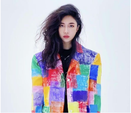 李薇“风月白—隐秘与现实的叠加”虚拟现实艺术展成功引领科技、艺术与时尚的全新体验