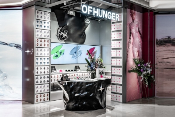 OF HUNGER三里屯体验店，发布「电子宝石」新品AI配饰耳机系列