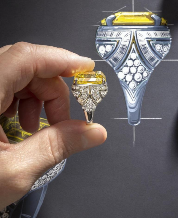 宝格丽Polychroma瑰彩罗马高级珠宝系列金晖絮语（Essence of Yellow）戒指