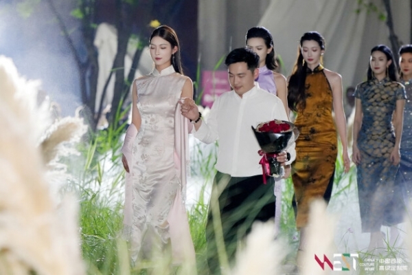 “蜀韵锦绣·非遗之光”以服饰里的中国故事,点亮2025中国西部高级定制周