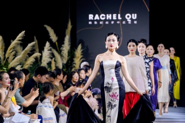 臻美盛典 闪耀T台：多元风尚的时尚叙事与文化共鸣