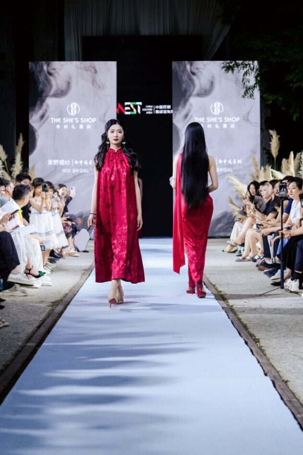 臻美盛典 闪耀T台：多元风尚的时尚叙事与文化共鸣