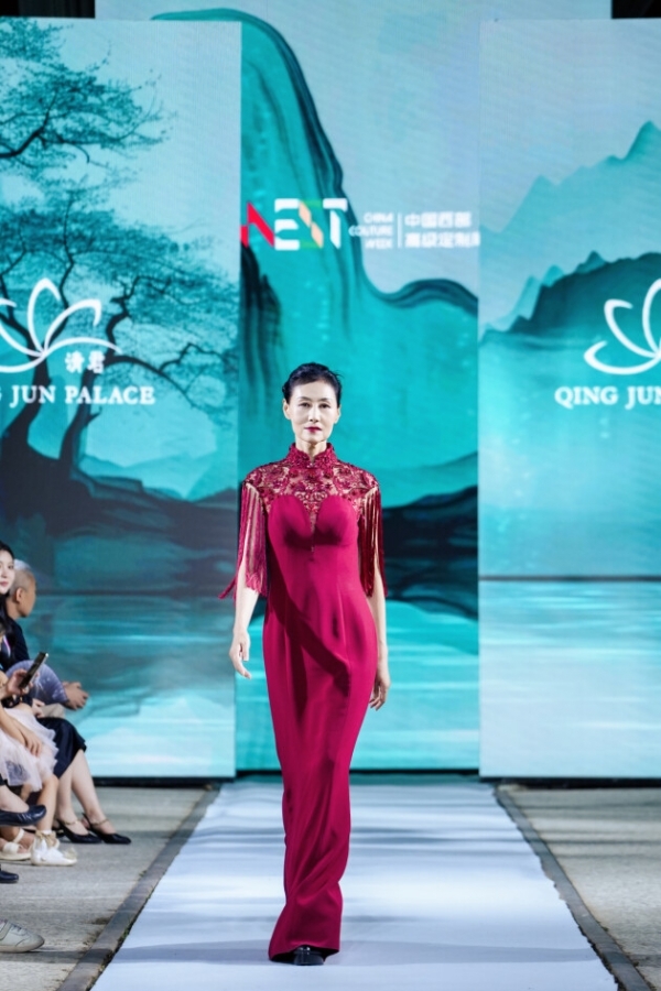 臻美盛典 闪耀T台：多元风尚的时尚叙事与文化共鸣