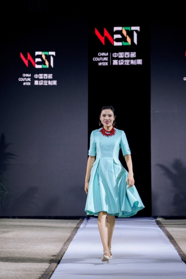 臻美盛典 闪耀T台：多元风尚的时尚叙事与文化共鸣