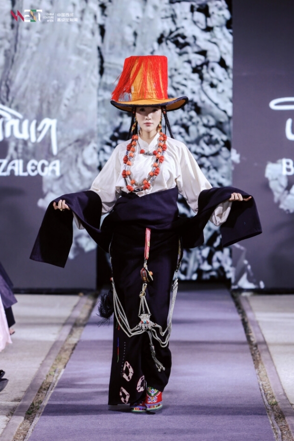 veldara·绒穹谧境 —— 班紮樂嘎 BANZALEGA 点亮西部高定周！