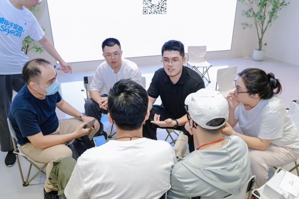 荣耀主题美学沙龙：解锁科技与美学的双重演绎