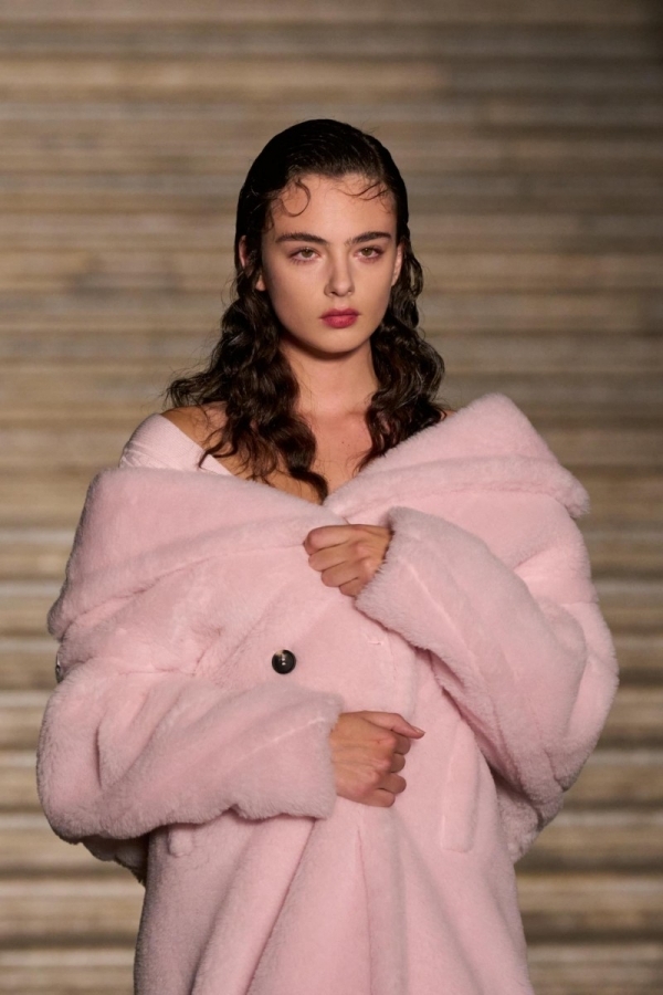 Max Mara 2026早春系列：意式风尚的诗意回响
