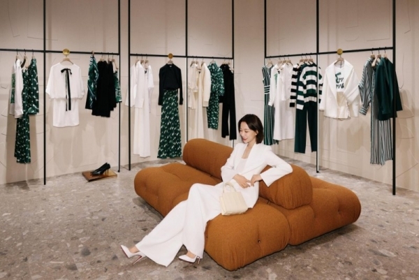 Max Mara Whitney十周年庆典晚宴蓉城盛启《筑梦之形》续写跨界非凡新章