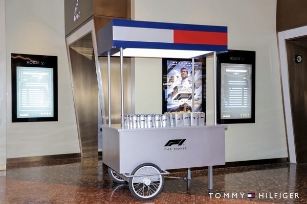 TOMMY HILFIGER举办《F1：狂飙飞车》电影放映专场活动