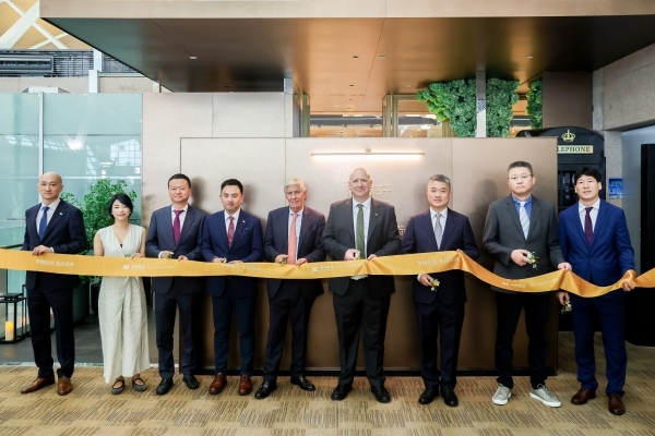 洲际酒店集团与海南航空等相关领导参与合作升级暨联名贵宾厅发布仪式.jpg
